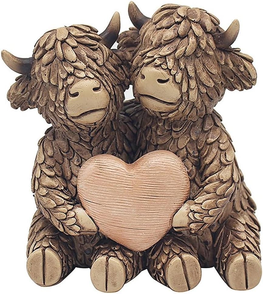 Hughie Highland Cow Pair with Heart Ornament