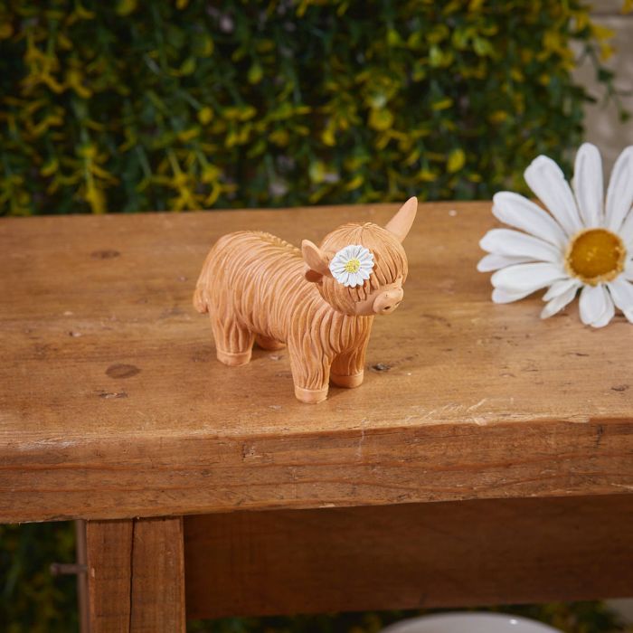 Resin Highland Cow with Daisy